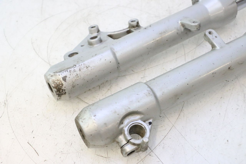 photo de STELO FORCELLA PEUGEOT SATELIS 125 (2013 - 2018) - Zoom sui componenti