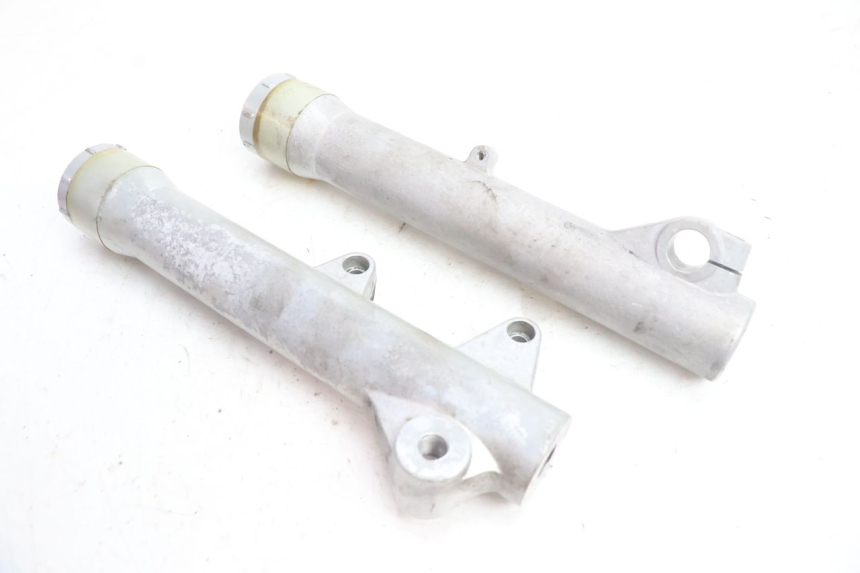 photo de STELO FORCELLA APRILIA SCARABEO GT 125 (1999 - 2007) - Dettagli dei punti di fissaggio