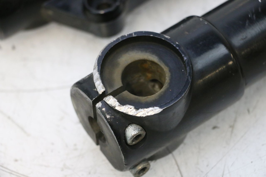 photo de STELO FORCELLA APRILIA SR MOTARD 50 (2012 - 2018) - Stato della superficie e materiale