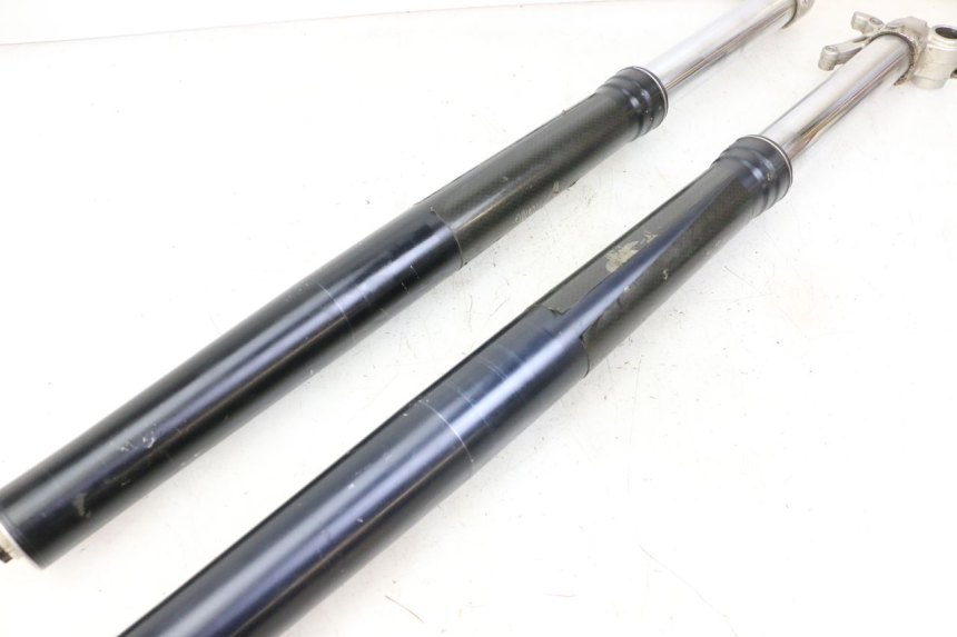 photo de STELO FORCELLA KTM SUPERENDURO R 950 (2005 - 2009) - Primo piano tecnico