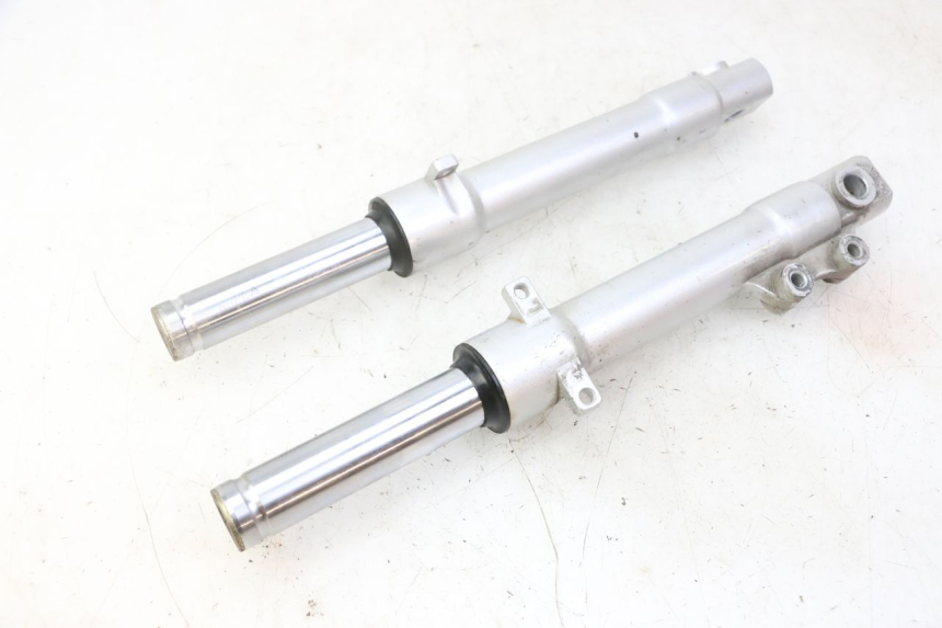 photo de STELO FORCELLA PEUGEOT VIVACITY NEW 4T 50 (2008 - 2017) - Caratteristiche distintive