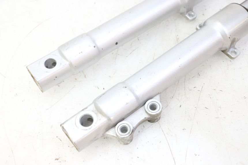 photo de STELO FORCELLA PEUGEOT VIVACITY NEW 4T 50 (2008 - 2017) - Zoom sui componenti