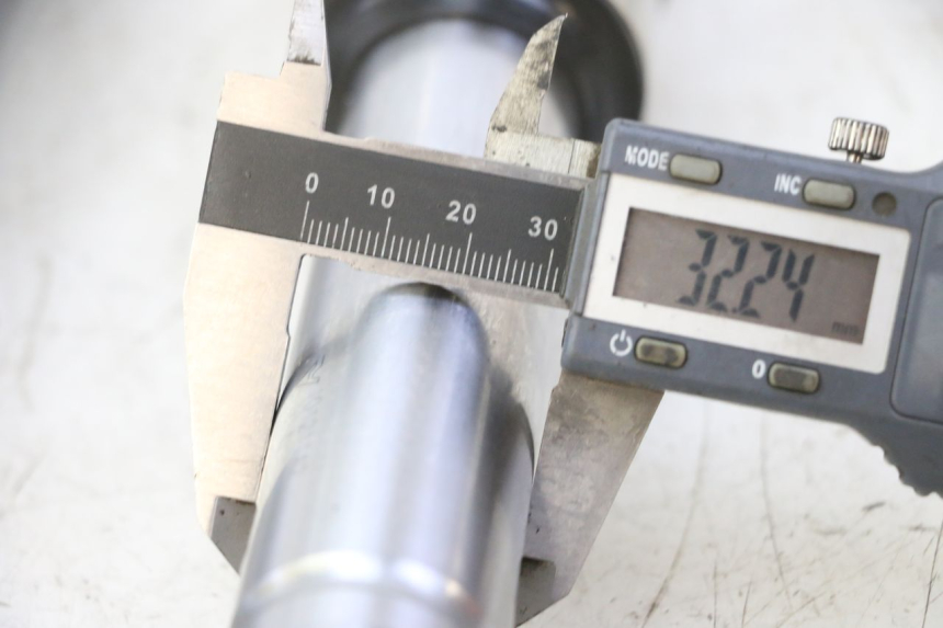 photo de STELO FORCELLA PEUGEOT VIVACITY NEW 4T 50 (2008 - 2017) - Primo piano tecnico