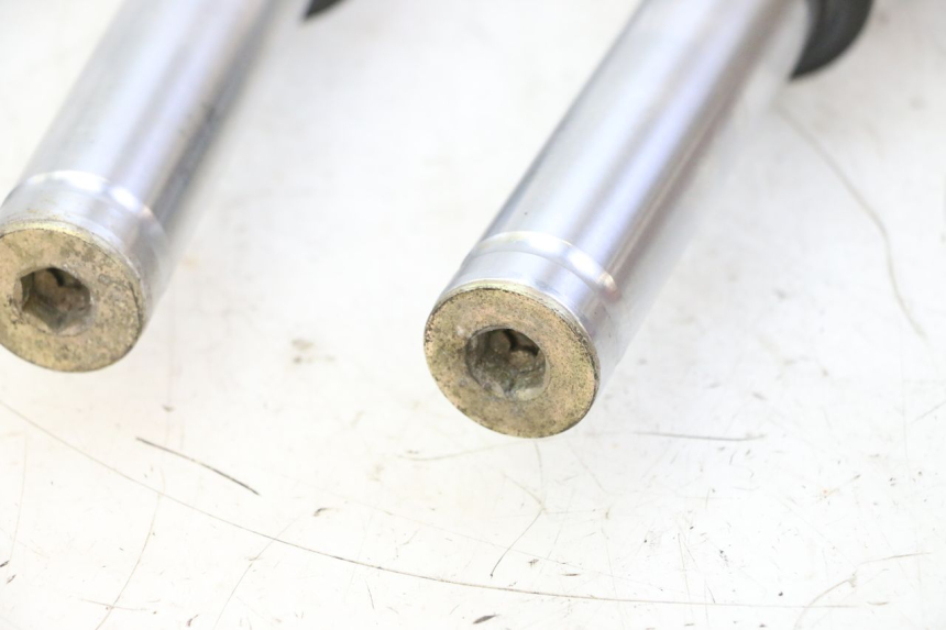 photo de STELO FORCELLA PEUGEOT VIVACITY NEW 4T 50 (2008 - 2017) - Dettagli dei punti di fissaggio