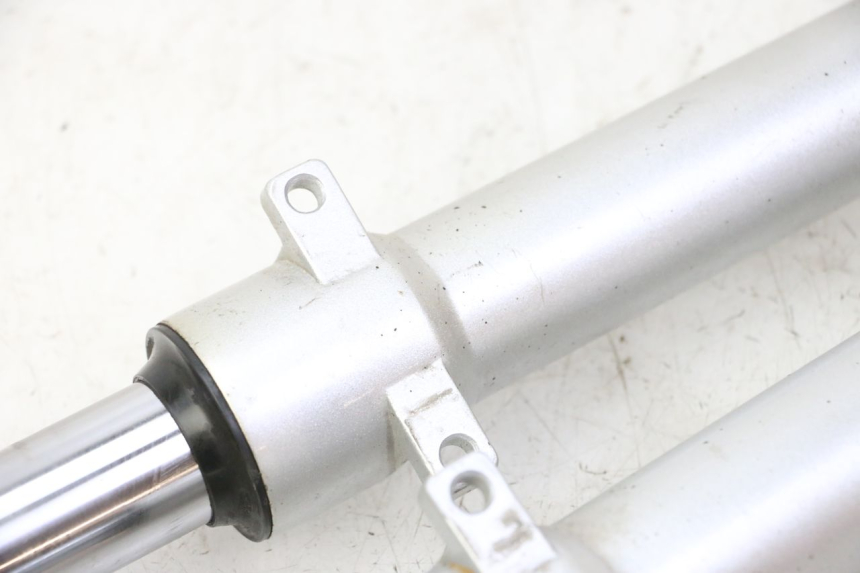 photo de STELO FORCELLA PEUGEOT VIVACITY NEW 4T 50 (2008 - 2017) - Stato della superficie e materiale