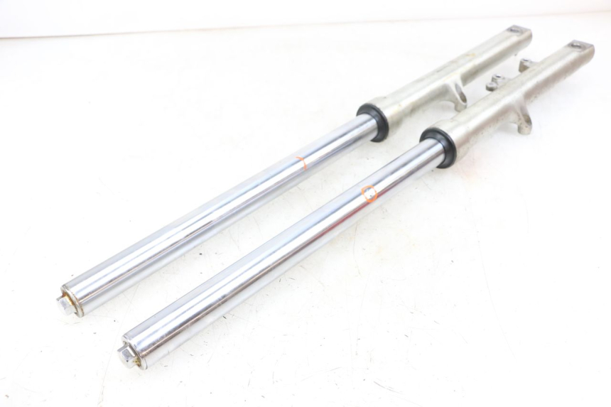 photo de STELO FORCELLA DAELIM VL DAYSTAR 125 (2000 - 2011) - Dettagli dei punti di fissaggio