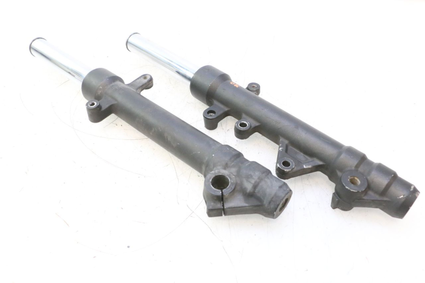 photo de STELO FORCELLA YAMAHA X-MAX XMAX 125 (2010 - 2013) - Dettagli dei punti di fissaggio