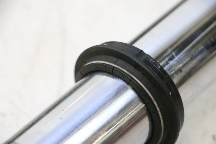 photo de FORCELLA GUIDATA YAMAHA XMAX X-MAX 125 (2006 - 2009) - Zoom sui componenti