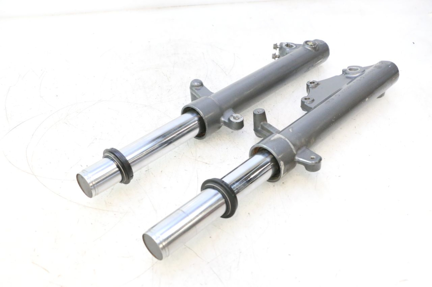 photo de FORCELLA GUIDATA YAMAHA XMAX X-MAX 125 (2006 - 2009) - Stato della superficie e materiale
