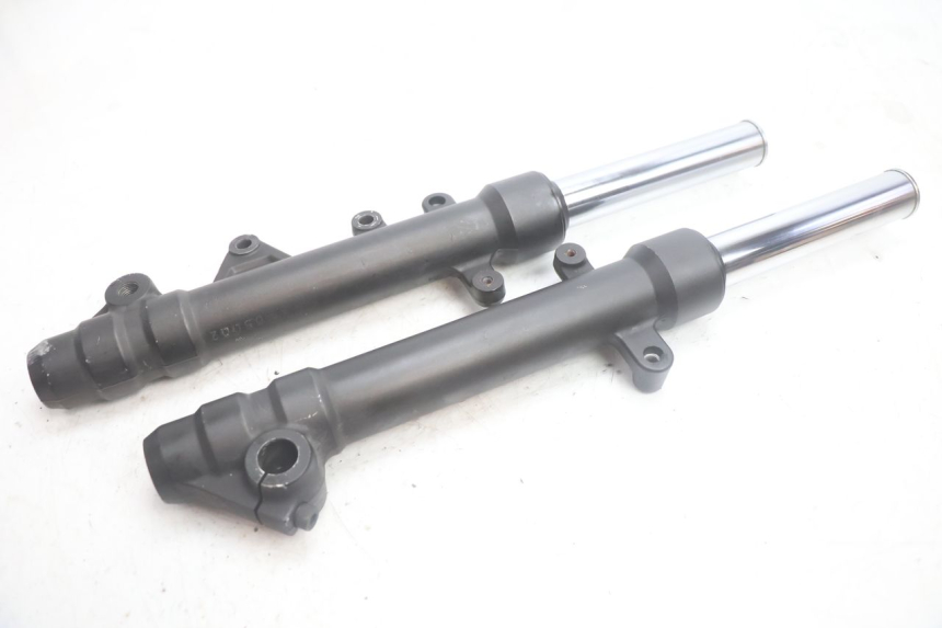 photo de STELO FORCELLA YAMAHA X-MAX XMAX 125 (2010 - 2013) - Dettagli dei punti di fissaggio