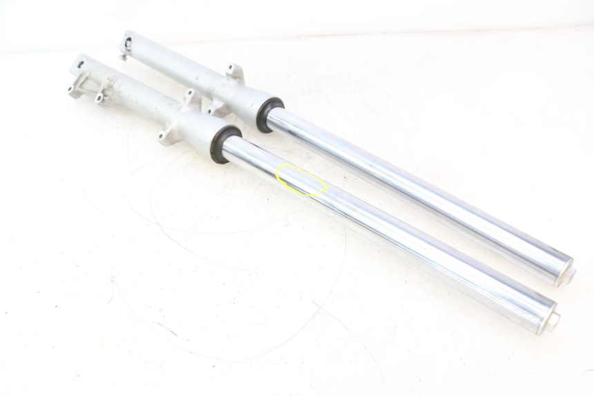 photo de STELO FORCELLA HONDA XLV VARADERO 125 (2007 - 2012) - Caratteristiche distintive