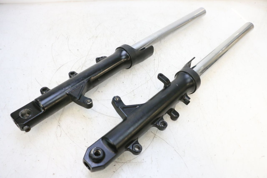 photo de STELO FORCELLA YAMAHA XP T-MAX ABS 500 (2005 - 2005) - Vista principale