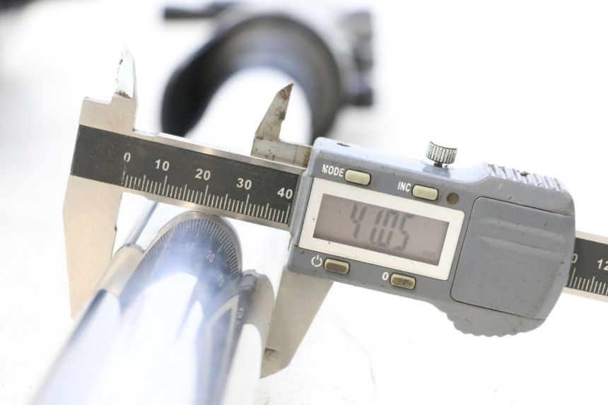 photo de STELO FORCELLA YAMAHA XP T-MAX ABS 500 (2005 - 2005) - Zoom sui componenti