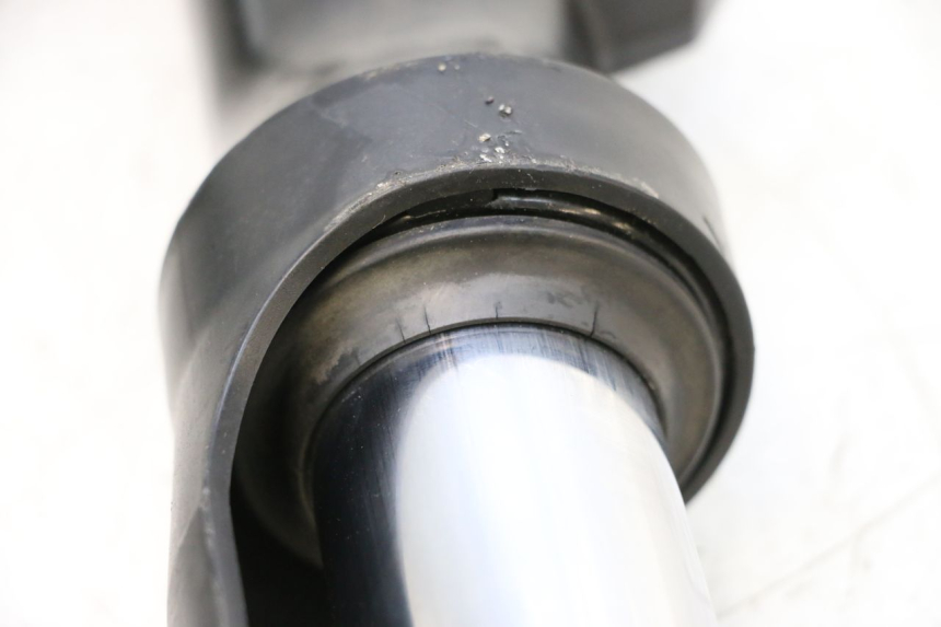 photo de STELO FORCELLA YAMAHA XP T-MAX ABS 500 (2005 - 2005) - Stato della superficie e materiale