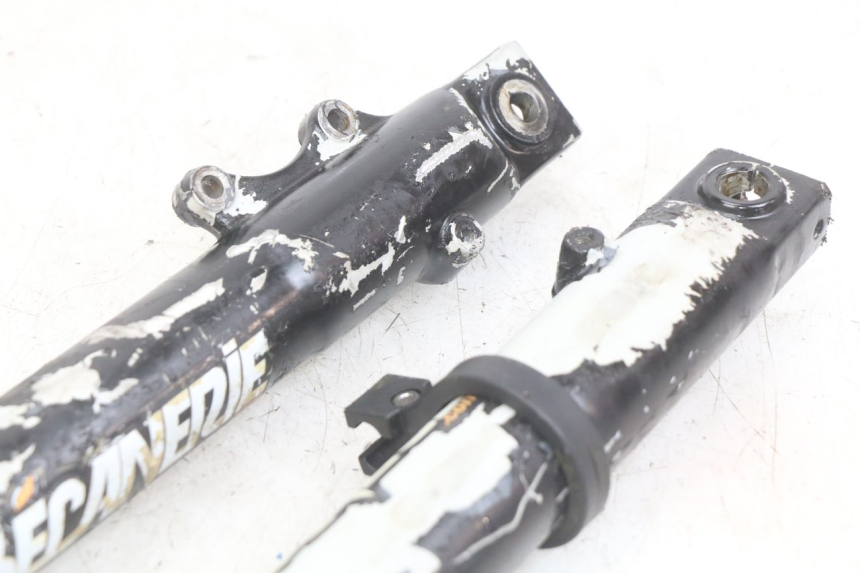 photo de FORCELLA GUIDATA PEUGEOT XP6 50 (2006 - 2011) - Dettagli dei punti di fissaggio