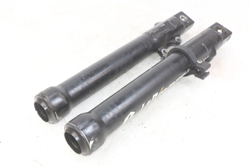 photo de FORCELLA GUIDATA PEUGEOT XP6 50 (2006 - 2011) - Stato della superficie e materiale