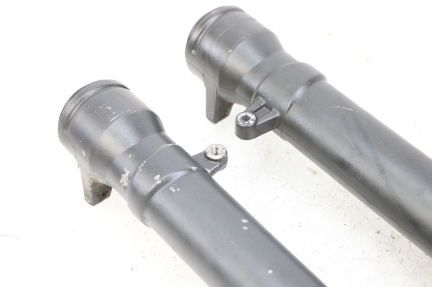 photo de STELO FORCELLA YAMAHA TZR 50 (2008 - 2016) - Stato della superficie e materiale