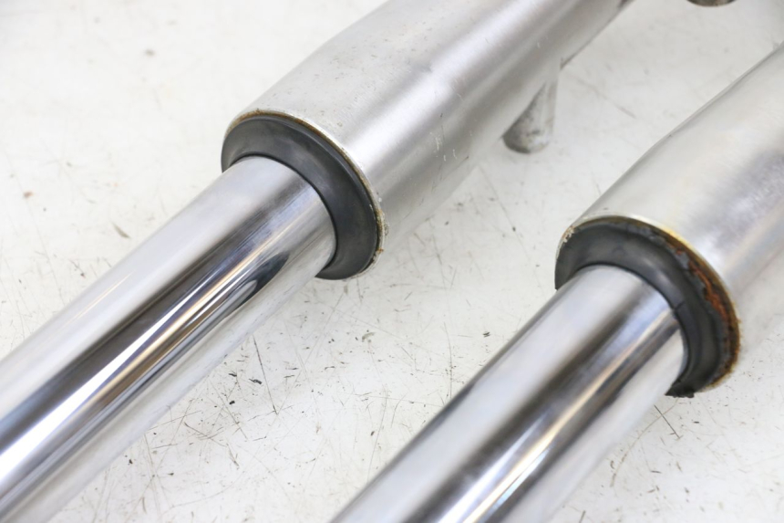 photo de STELO FORCELLA YAMAHA XVS DRAG STAR DRAGSTAR 650 (1997 - 2007) - Zoom sui componenti