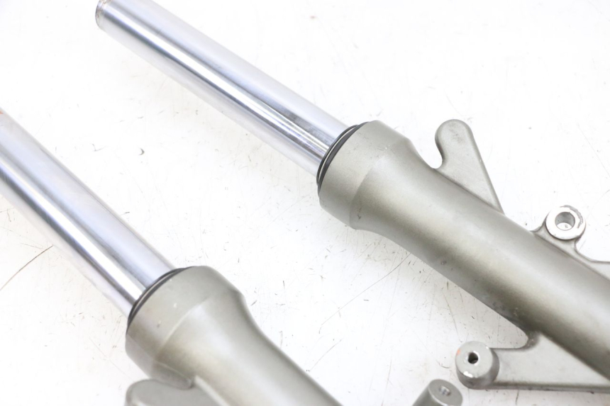 photo de STELO FORCELLA YAMAHA YP MAJESTY 125 (2002 - 2006) - Zoom sui componenti