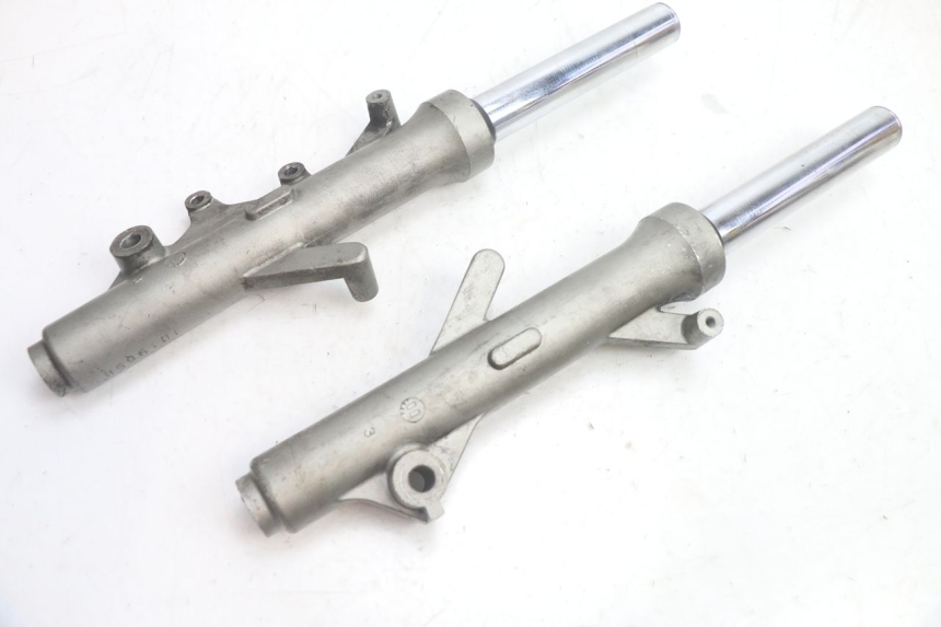 photo de STELO FORCELLA YAMAHA YP MAJESTY 125 (1998 - 2001) - Stato della superficie e materiale