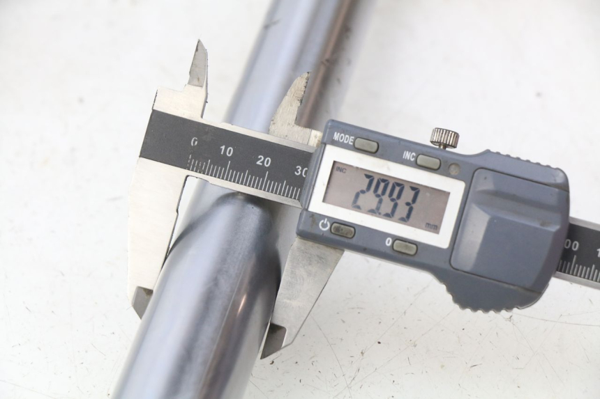 photo de FORCELLA GUIDATA YAMAHA YZ 80 (1982 - 1983) - Dettaglio del componente