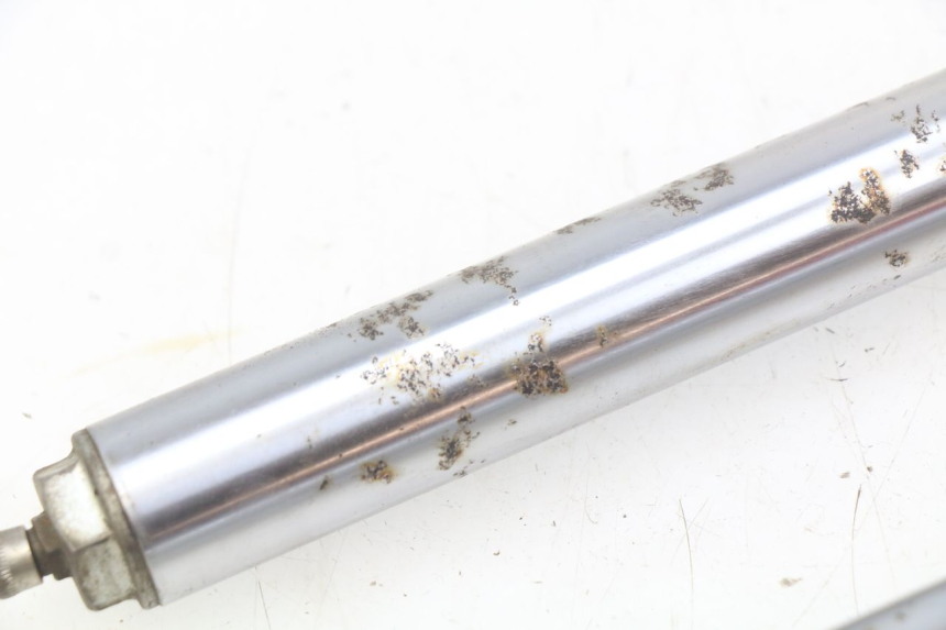 photo de FORCELLA GUIDATA YAMAHA YZ 80 (1982 - 1983) - Dettagli dei punti di fissaggio