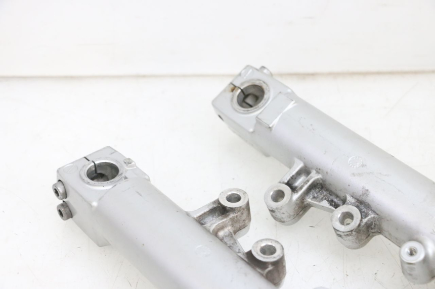 photo de STELO FORCELLA KAWASAKI ZR 7 750 (1999 - 2004) - Dettagli dei punti di fissaggio