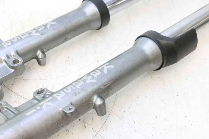 photo de STELO FORCELLA KAWASAKI ZZR 600 (1995 - 2004) - Primo piano tecnico