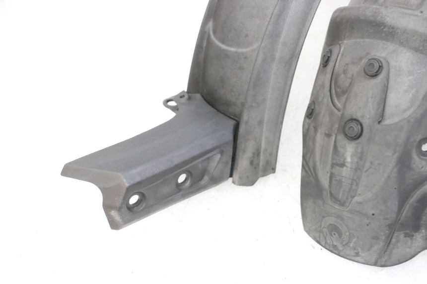 photo de PARAFANGO POSTERIORE QUADRO 4 4D 350 (2015 - 2018) - Caratteristiche distintive