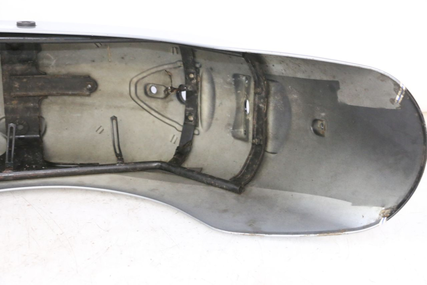 photo de Parafango posteriore HYOSUNG GV AQUILA 125 (2000 - 2009) - Dettaglio del componente