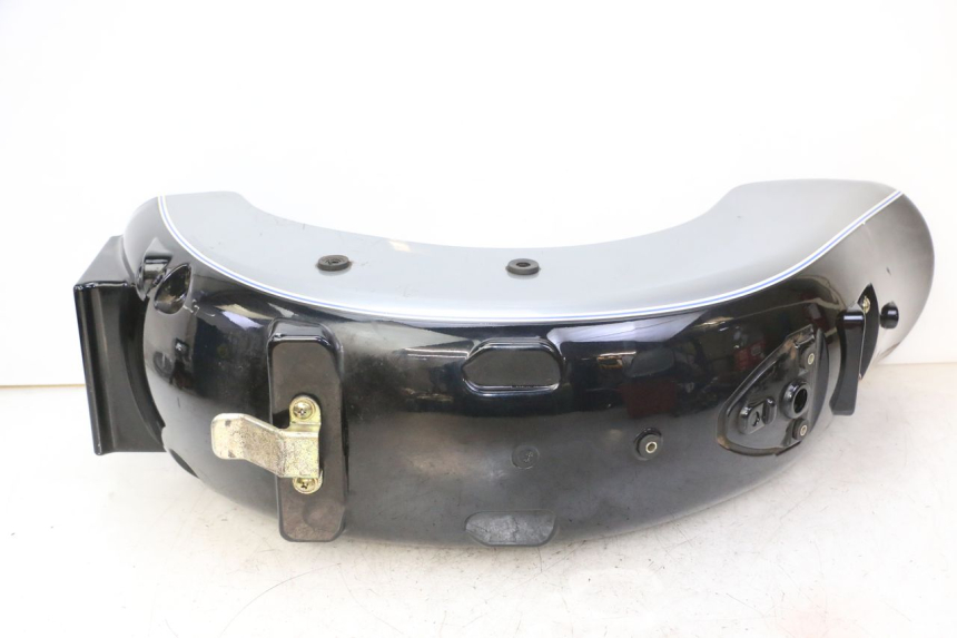 photo de Parafango posteriore HYOSUNG GV AQUILA 125 (2000 - 2009) - Primo piano tecnico