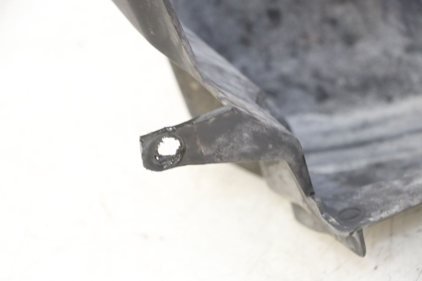 photo de PARAFANGO POSTERIORE PEUGEOT CITYSTAR 50 (2013 - 2017) - Zoom sullo stato d'uso