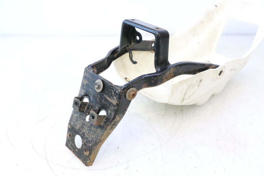 photo de PARAFANGO POSTERIORE SUZUKI DR S 600 (1985 - 1989) - Dettaglio del componente