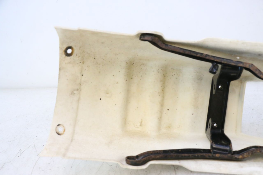 photo de PARAFANGO POSTERIORE SUZUKI DR S 600 (1985 - 1989) - Primo piano tecnico