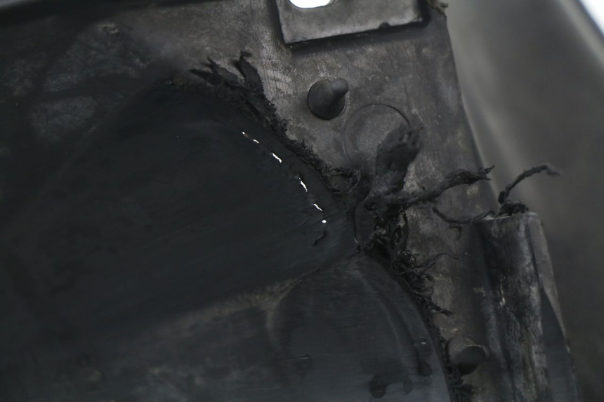 photo de parafango posteriore SYM JET 4 50 (2010 - 2014) - Stato della superficie e materiale