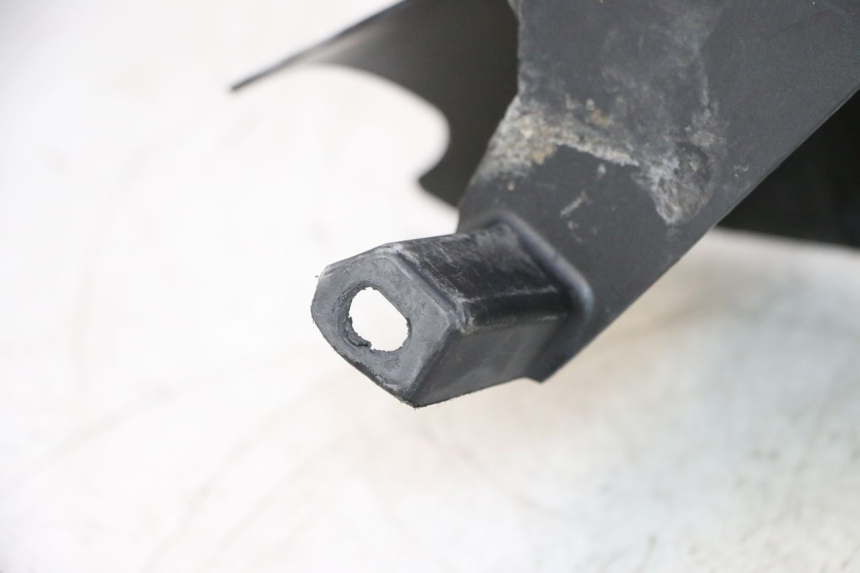 photo de PARAFANGO POSTERIORE PEUGEOT LUDIX SNAKE 2T 50 (2004 - 2014) - Dettagli dei punti di fissaggio