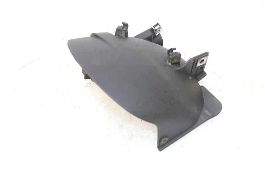 photo de PARAFANGO POSTERIORE PIAGGIO MP3 HPE 300 (2019 - 2026) - Altra angolazione