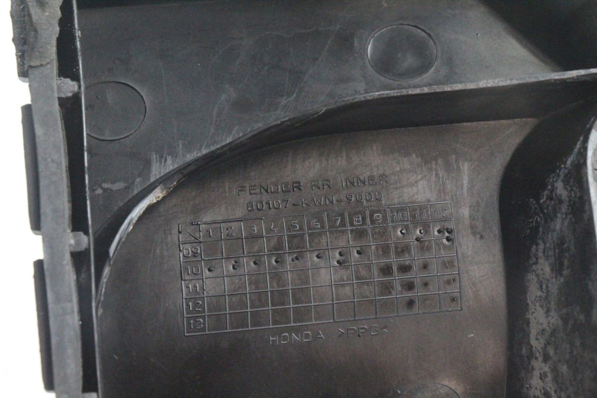 photo de parafango posteriore HONDA PCX (JF28) 125 (2009 - 2011) - Primo piano tecnico