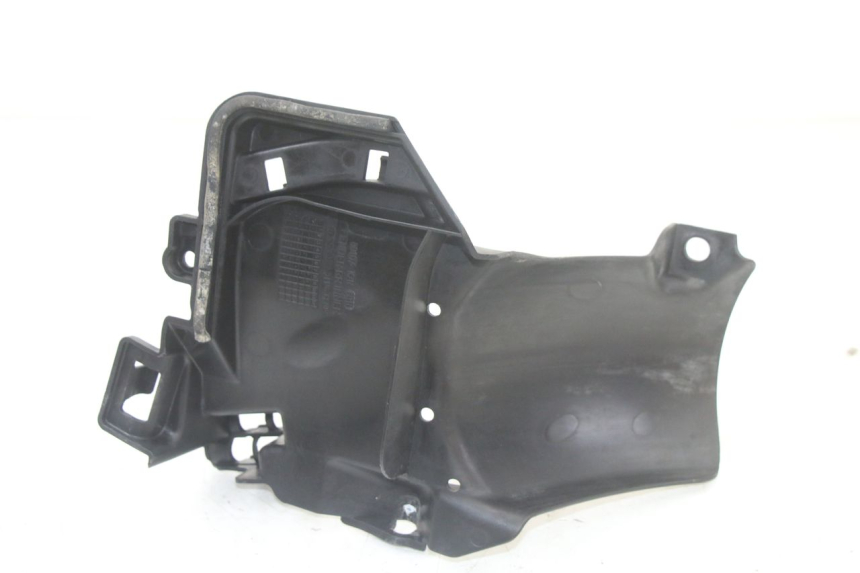 photo de PARAFANGO POSTERIORE HONDA PCX (JF57/JF64) 125 (2014 - 2018) - Dettagli dei punti di fissaggio