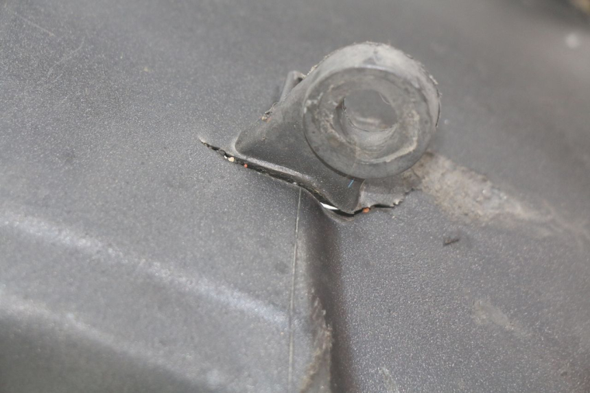 photo de PARAFANGO POSTERIORE APRILIA SR 2T 50 (2012 - 2017) - Primo piano tecnico