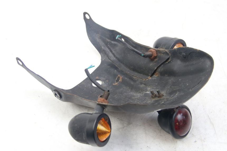 photo de PARAFANGO POSTERIORE YAMAHA SR 125 (1982 - 2003) - Primo piano tecnico