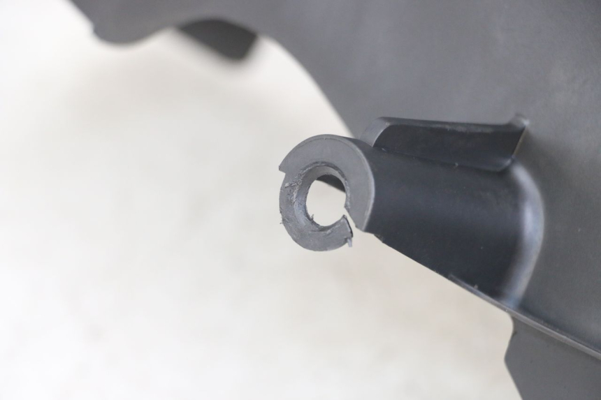 photo de PARAFANGO POSTERIORE YAMAHA XMAX X-MAX 125 (2006 - 2009) - Primo piano tecnico