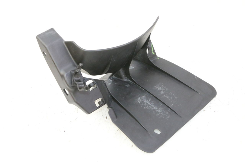 photo de PARAFANGO POSTERIORE YAMAHA XMAX X-MAX 125 (2021 - 2025) - Primo piano tecnico