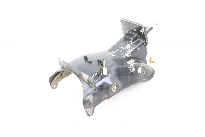 photo de PARAFANGO POSTERIORE YAMAHA SR 125 (1982 - 2003) - Primo piano tecnico