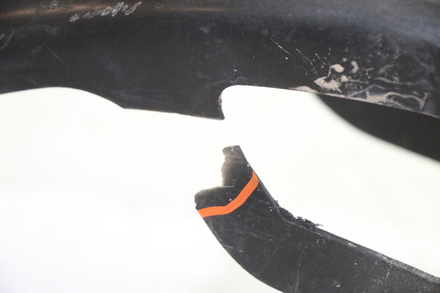 photo de PARAFANGO ANTERIORE PEUGEOT 103 SPX CLIP 50 (1989 - 1992) - Primo piano tecnico