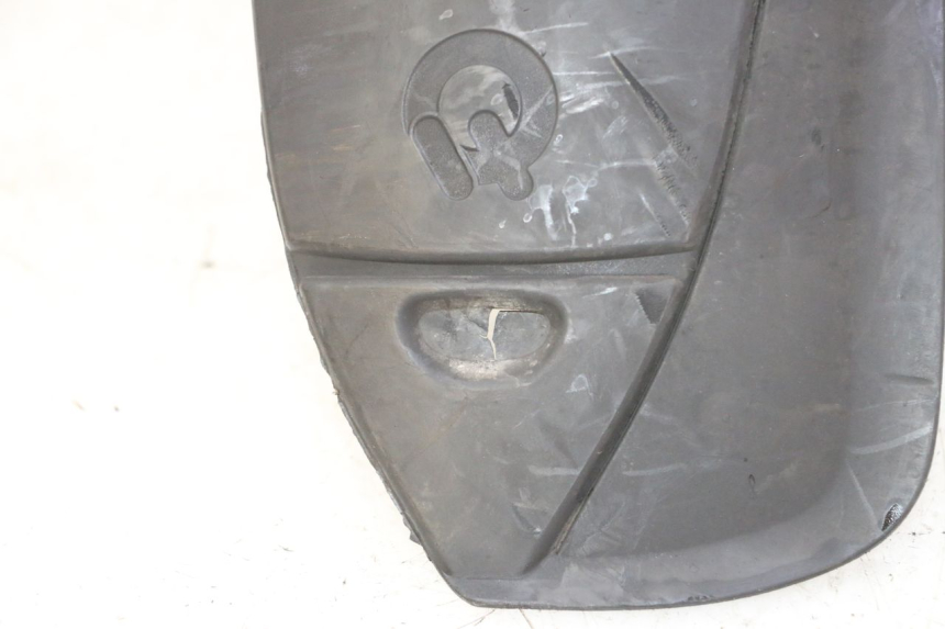 photo de PARAFANGO ANTERIORE QUADRO 4 4D 350 (2015 - 2018) - Altra angolazione