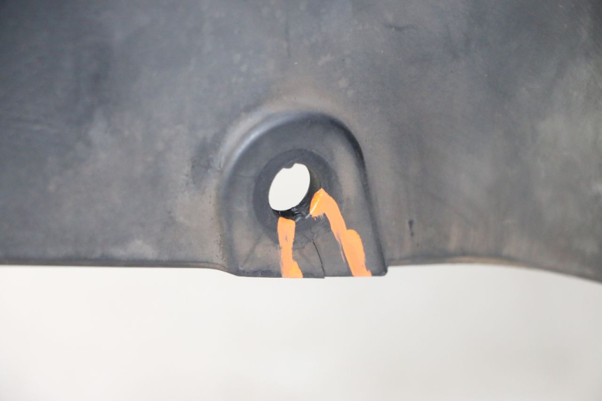 photo de PARAFANGO ANTERIORE SUZUKI BURGMAN 125 (2007 - 2014) - Altra angolazione