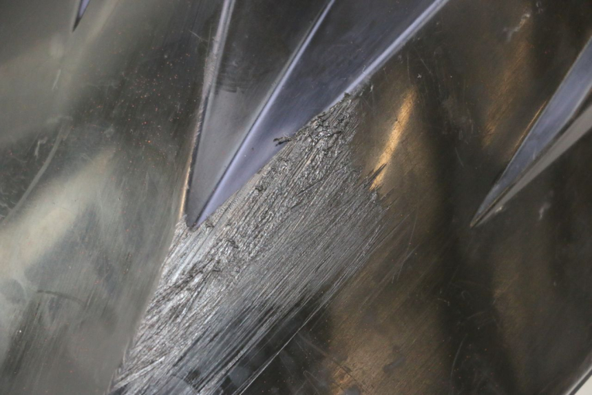 photo de PARAFANGO ANTERIORE HM HONDA CRM DERAPAGE RR 50 (2006 - 2017) - Zoom sullo stato d'uso