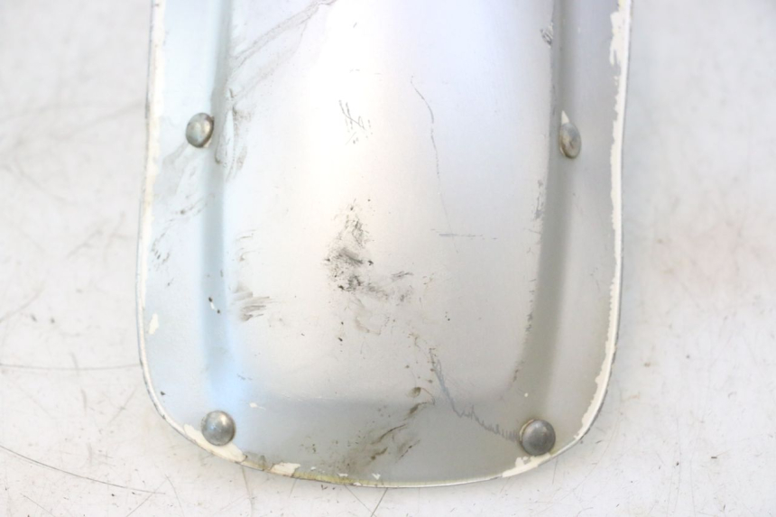 photo de PARAFANGO ANTERIORE SUZUKI DR S 600 (1985 - 1989) - Dettagli dei punti di fissaggio