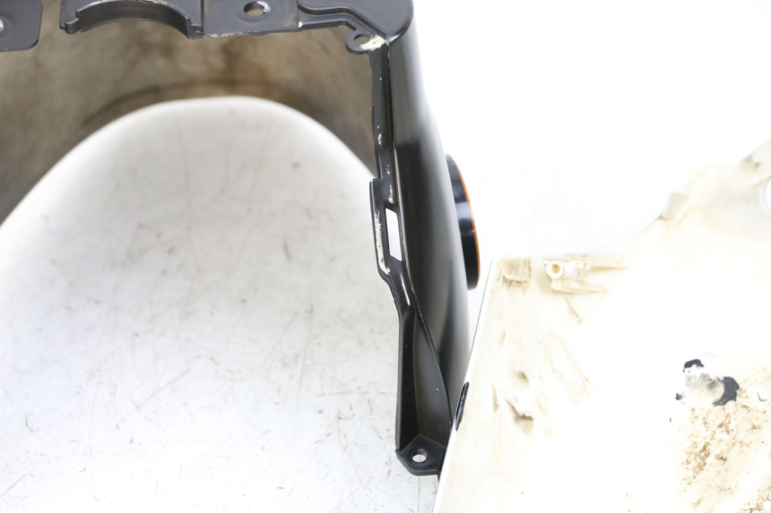 photo de PARAFANGO ANTERIORE WAYSCRAL E-START 1 (2018 - 2022) - Stato della superficie e materiale